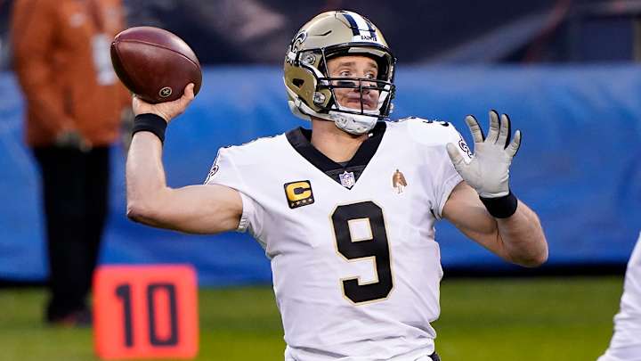 Report: Drew Brees Has Fractured Ribs and a Collapsed Lung