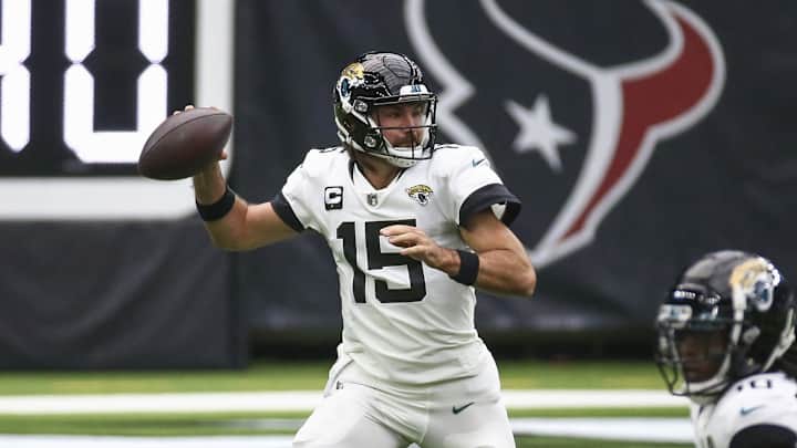 Gardner Minshew to Begin Throwing But "Won't Be Ready" for Sunday vs. Steelers Gardner Minshew to Begin Throwing But "Won't Be Ready" for Sunday vs. Steelers