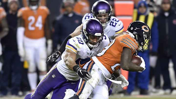 How to Watch Vikings at Bears on MNF: TV Channel, Radio, Streaming, Betting Line