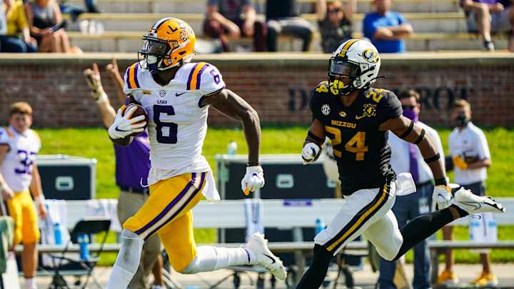 Inside Terrace Marshall's Team Meeting to Help Get LSU Football's Season Back on Track