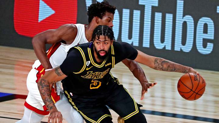 Report: Anthony Davis Will Wait to Accept Lakers Deal After Thanksgiving