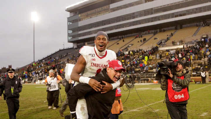 NCAA Football Week 12 Betting Preview: Are Ohio State and Wisconsin on Upset Alert?