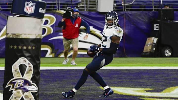 From One King to Another: LeBron James Salutes Derrick Henry