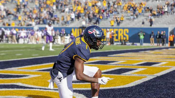 T.J. Simmons Signs with NFL Agent T.J. Simmons Signs with NFL Agent