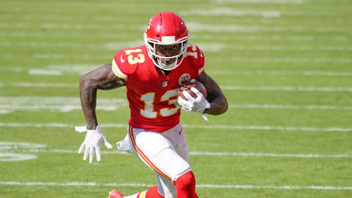 Chiefs Officially Sign Stefen Wisniewski, Place Byron Pringle On the Injured Reserve