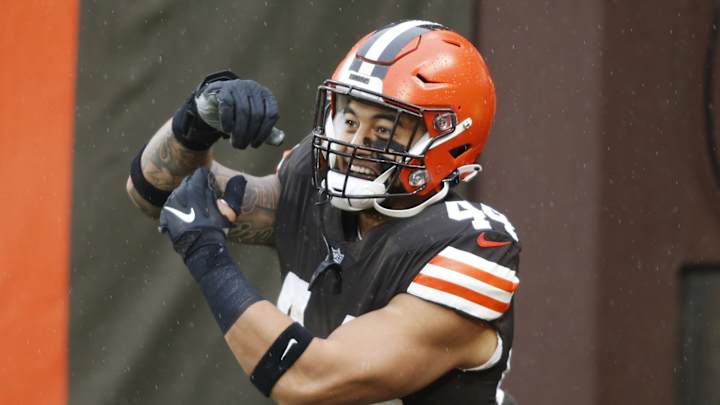 Browns Agree to new Deal With LB Sione Takitaki