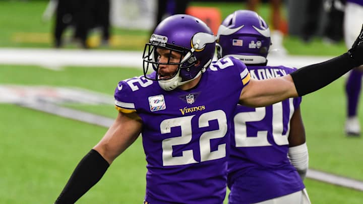 Vikings-Panthers Injury Report: Updates on Thielen, Smith, Odenigbo