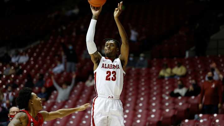 Alabama Basketball Bounces Back Against UNLV, 86-74 Alabama Basketball Bounces Back Against UNLV, 86-74