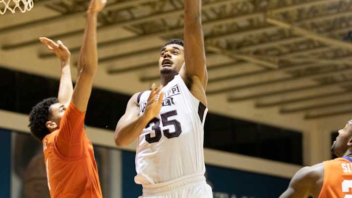 Bulldogs bombarded by 3s in loss to Liberty