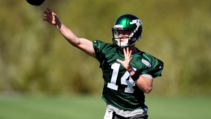 Jets' Sam Darnold Practiced Fully on Thursday, In Line to Start vs. Dolphins This Week