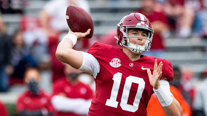 Alabama QB Mac Jones Earns SEC Weekly Honors After Stellar Iron Bowl Performance