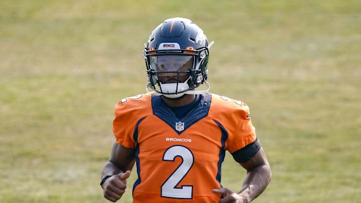 WATCH: WR-Turned-QB Kendall Hinton Throws Passes During Broncos-Saints Warmups WATCH: WR-Turned-QB Kendall Hinton Throws Passes During Broncos-Saints Warmups