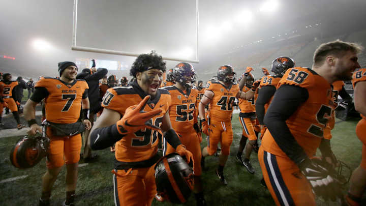 Pac-12 Recap: Oregon Falls as College Football Playoff Hopes Disappear Pac-12 Recap: Oregon Falls as College Football Playoff Hopes Disappear