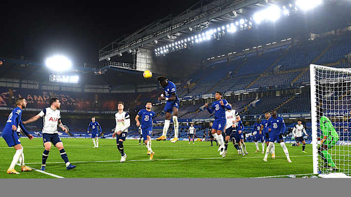 Tottenham Returns to Top of Premier League After Cautious Draw With Chelsea