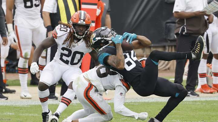 Jaguars Set Franchise Record For Single-Season Losing Streak, Fall 27-25 to Browns Jaguars Set Franchise Record For Single-Season Losing Streak, Fall 27-25 to Browns