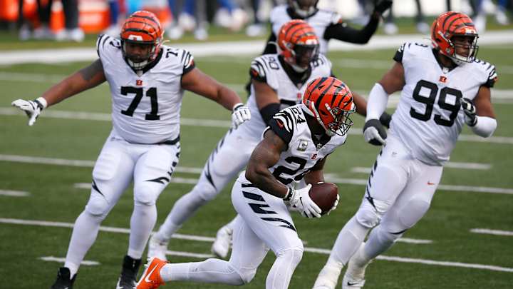 Bengals' Defense Holds Their Own Against Giants