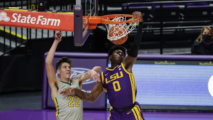 LSU Basketball Dominates from Start to Finish in 96-43 Trouncing of Southeastern LSU Basketball Dominates from Start to Finish in 96-43 Trouncing of Southeastern