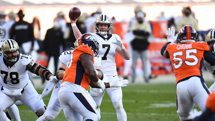 Shelby Harris Stands Up For Kendall Hinton by Putting Down Saints QB Taysom Hill