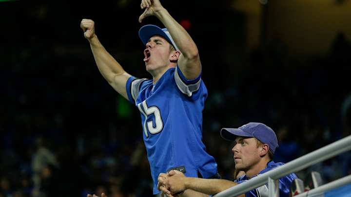 Twitter Reacts: New Detroit Lions Hat Underwhelms