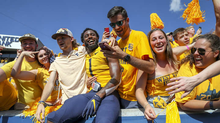 Senior WR T.J. Simmons Tweets Farewell to West Virginia Fans