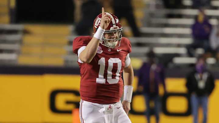 NCAA Football Week 15 Betting Preview: Lay the Points with Alabama and Northwestern?