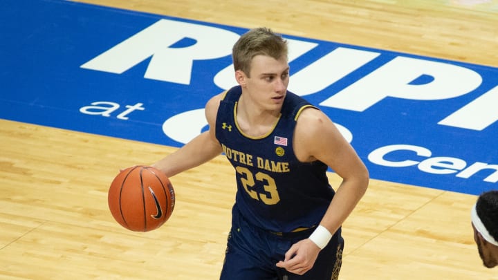 Notre Dame Holds On Late, Beats Kentucky