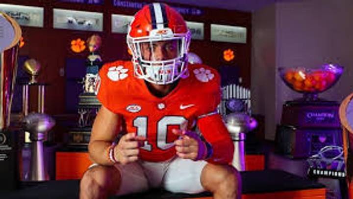 2021 WR Troy Stellato Signs National Letter of Intent With Clemson 2021 WR Troy Stellato Signs National Letter of Intent With Clemson