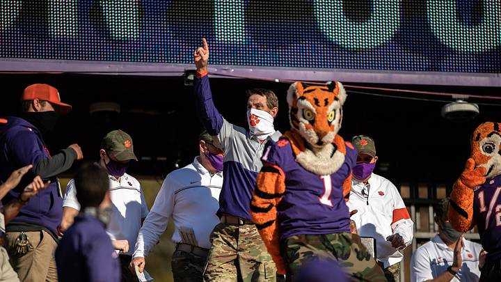 2021 WR Dacari Collins Signs National Letter of Intent With Clemson 2021 WR Dacari Collins Signs National Letter of Intent With Clemson