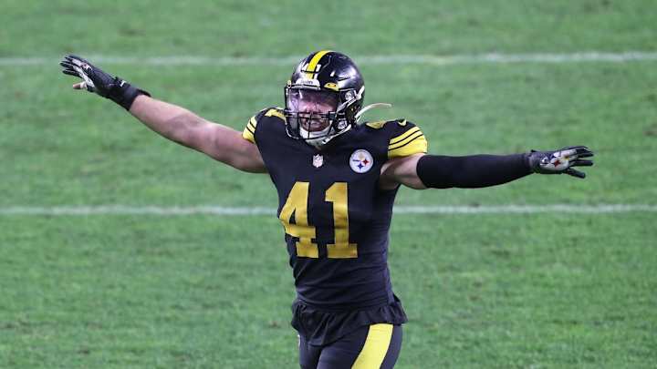 Steelers Swap Inside Linebackers, Sending Robert Spillane to IR