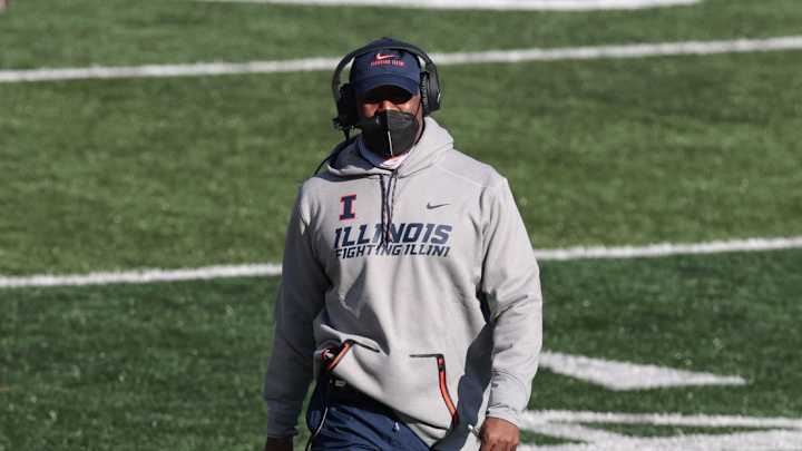Big Ten Daily (Dec. 13): Illinois Fires Lovie Smith After 5 Years Big Ten Daily (Dec. 13): Illinois Fires Lovie Smith After 5 Years