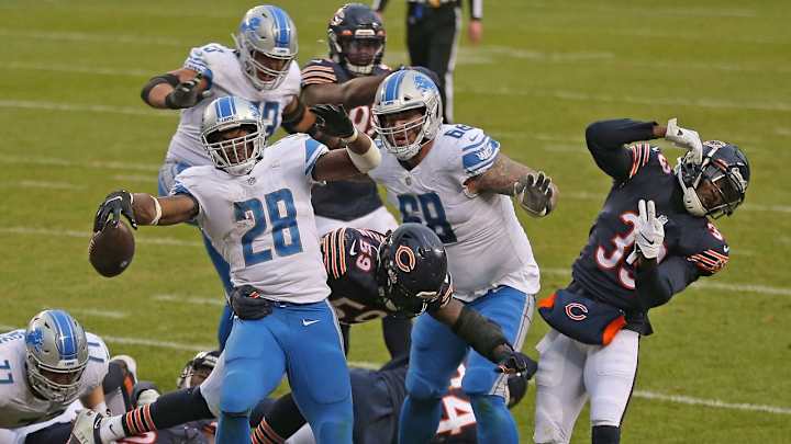 Adrian Peterson Passes LaDainian Tomlinson for 6th All-Time on NFL's Rushing Attempts List