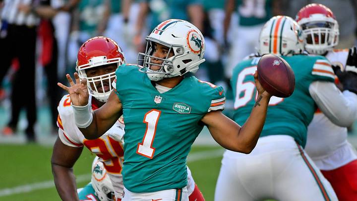 Patriots Could Spoil Dolphins' Playoff Hopes in Week 15 Patriots Could Spoil Dolphins' Playoff Hopes in Week 15