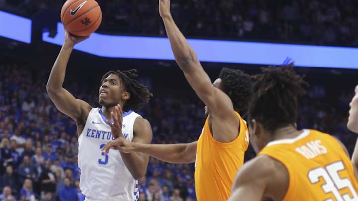 Sixers Rookie Credits 3 Teammates for Showing Him the Ropes