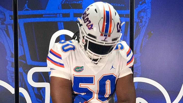Defensive Lineman Christopher Thomas Signs With the Florida Gators Defensive Lineman Christopher Thomas Signs With the Florida Gators