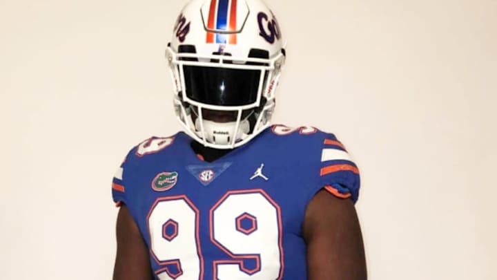 Defensive Lineman Desmond Watson Signs With the Florida Gators