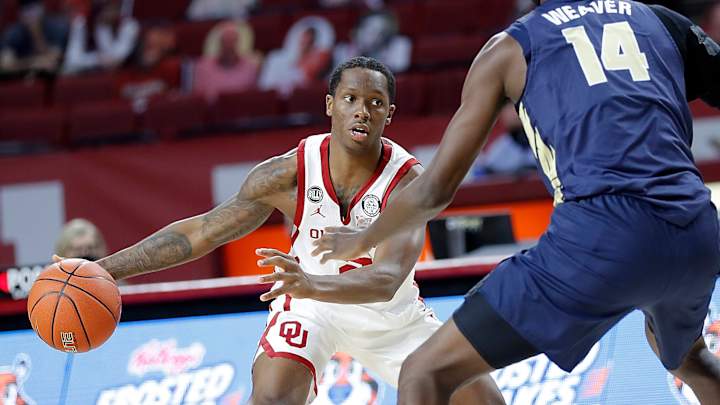 Oklahoma guard Umoja Gibson named National Player of the Week, also earns Big 12 honors