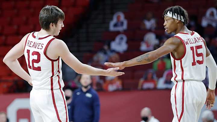 Oklahoma's Austin Reaves, Alondes Williams out for Monday's game at Texas Tech