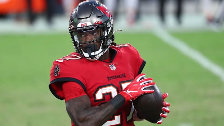 Buccaneers Injury Report: Davis No-Go, Ronald Jones Practices Fully on Thursday