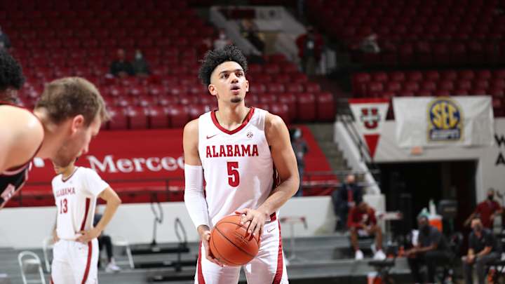 Jaden Shackelford Narrows Transfer Choices, Considers Alabama Return