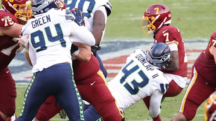 Carlos Dunlap's Game-Ending Sack Helps Seahawks Clinch Playoff Birth Carlos Dunlap's Game-Ending Sack Helps Seahawks Clinch Playoff Birth