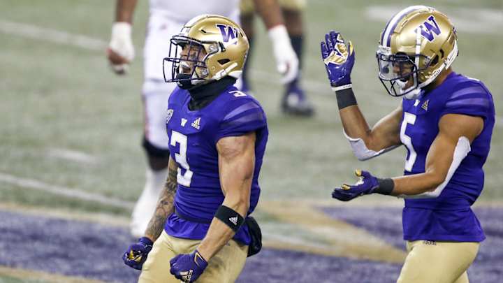 Molden Bows Out in a Classy Manner, as the UW Leader to the End Molden Bows Out in a Classy Manner, as the UW Leader to the End