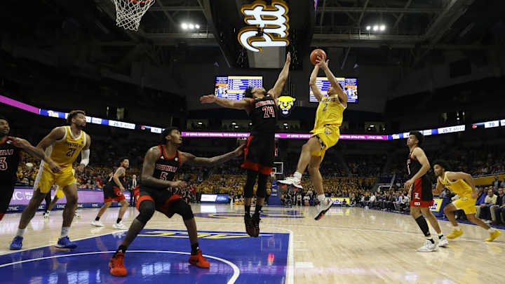 Louisville Holds Off Shorthanded Pitt in ACC Opener