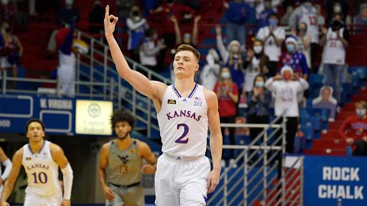 No. 3 Kansas Edges No. 7 West Virginia Thanks to Christian Braun's 22 Points