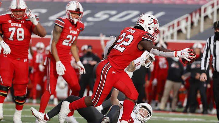 Utah RB Ty Jordan Named Pac-12 Offensive Freshman Of The Year