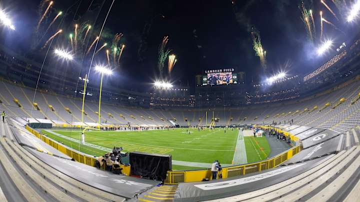 Titans, Packers Among Offenses Thriving in Quiet Stadiums