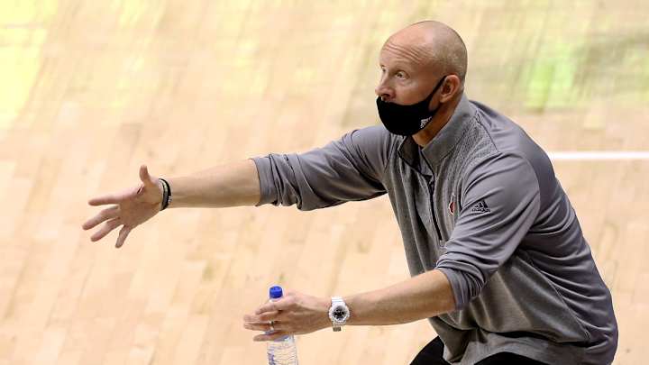 Head Coach Chris Mack, Guard Carlik Jones Talk Kentucky