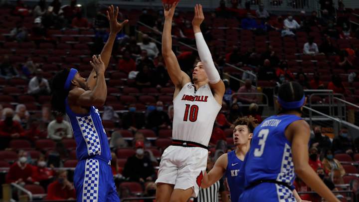 Louisville Takes Down Kentucky in Battle of the Bluegrass