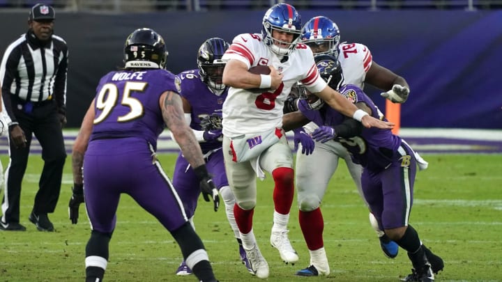 Giants QB Daniel Jones Decent in Return from Injuries