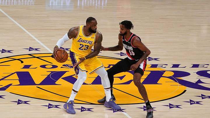 Hot-shooting Blazers run past Lakers Hot-shooting Blazers run past Lakers