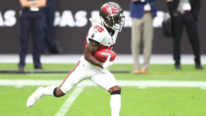 Buccaneers Make Return Game Changes: Mickens Promoted, Barner on IR